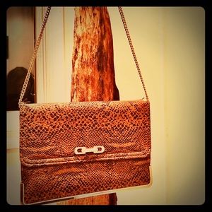 VINTAGE* SNAKESKIN CLUTCH!  [Circa1969*]